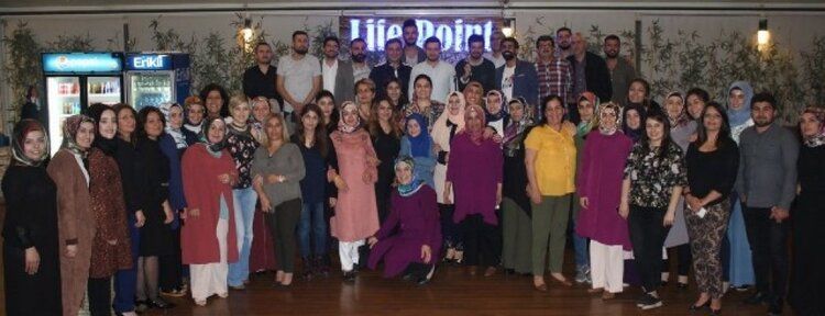 Hemşire ve ebelere kutlama