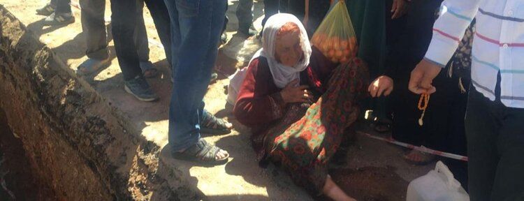 Doğal gaz için kazılan çukura düşen kadın yaralandı