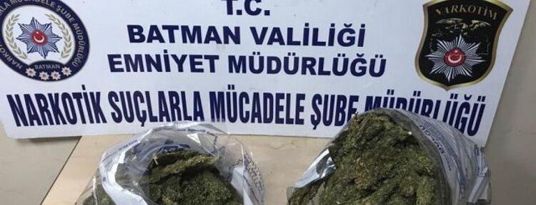 Batman’da esrar kaçak sigara ele geçirildi