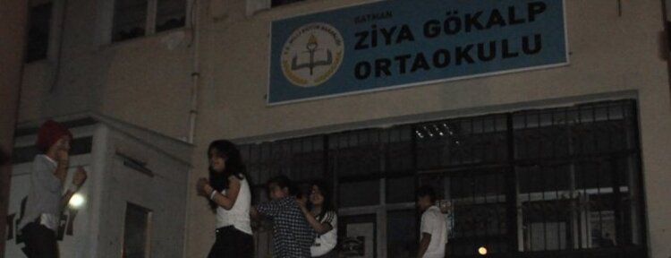 Batman’da iki kız öğrenci okulda mahsur kaldı