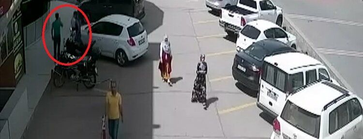 Motosiklet hırsızlığı kameralara yansıdı