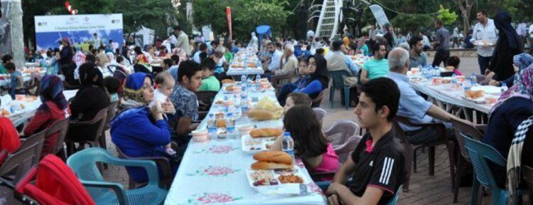 İftar programları dolu dolu devam ediyor