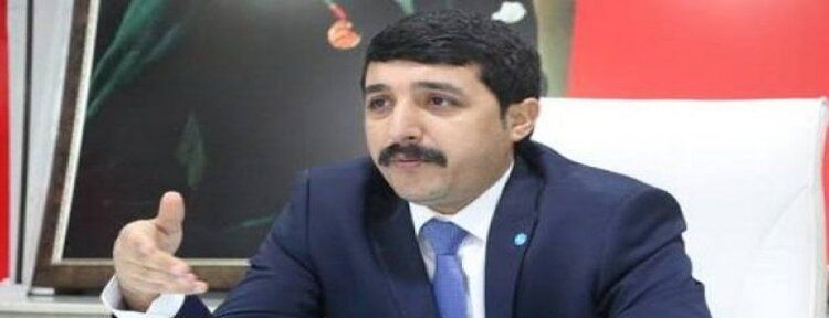 ‘Ne ağayız, ne şeyhız, biz halkız’