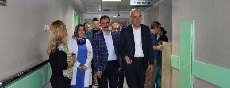 Aksoy, hasta ziyaretlerine çıktı