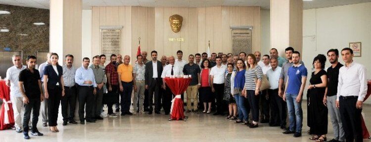 Rektör Durmuş, üniversite personeliyle bayramlaştı