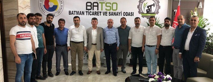 Mobilyacılar büyük projeler için düğmeye bastı