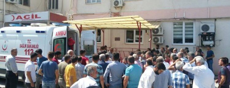 Boğulmak üzere olan iki çocuğu kurtardı