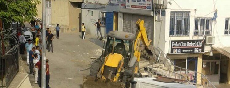 Batman'da belediye ve DEDAŞ'ın anlaşmazlığı halkı mağdur etti