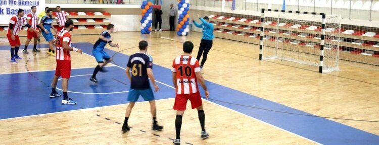 Hentbol takımı galibiyetle başladı