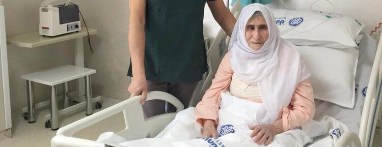 94 yaşında açık kalp ameliyatı oldu