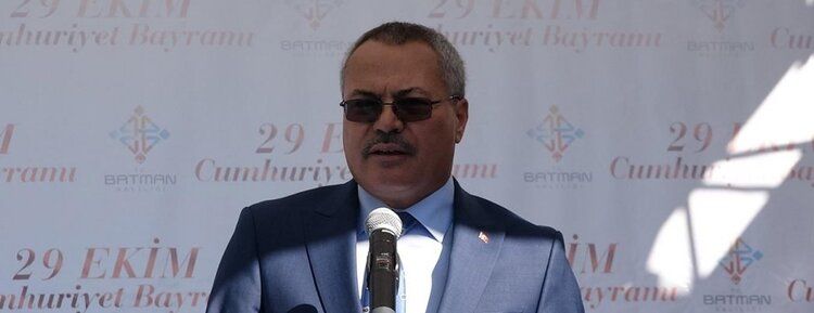 Vali Deniz Batmanlılarla vedalaştı