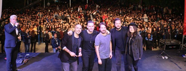 Gripin konserine binlerce kişi akın etti