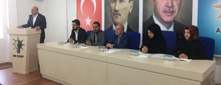 Münafıkları Vitrinlerden indirmeliyiz