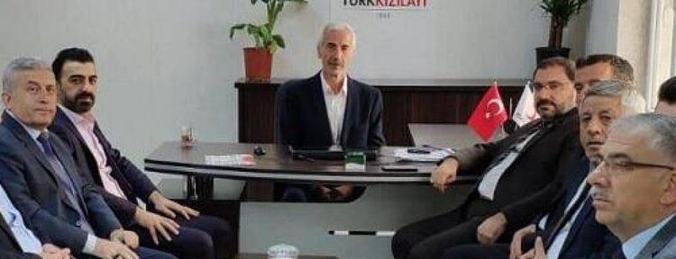 AK Parti'den Kızılay'a ziyaret