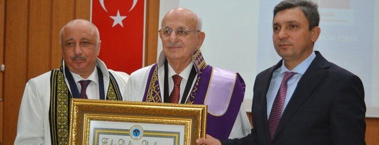 İsmail Kahraman: Fikirler akademik yapının temelidir