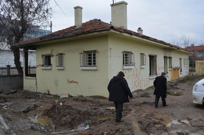 "Eski TCDD lojmanı madde bağımlılarının meskeni oldu"