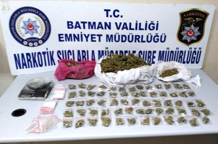 'Dur’ ihtarına uymayan araçtan esrar çıktı