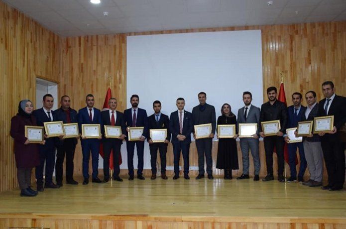Özverili öğretmen ve idarecilere başarı belgesi takdim edildi