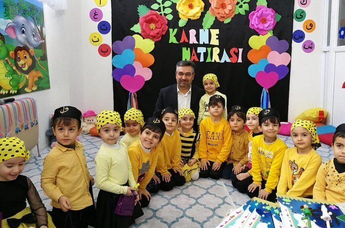 Kur’an eğitimi alan minikler taçlandırıldılar