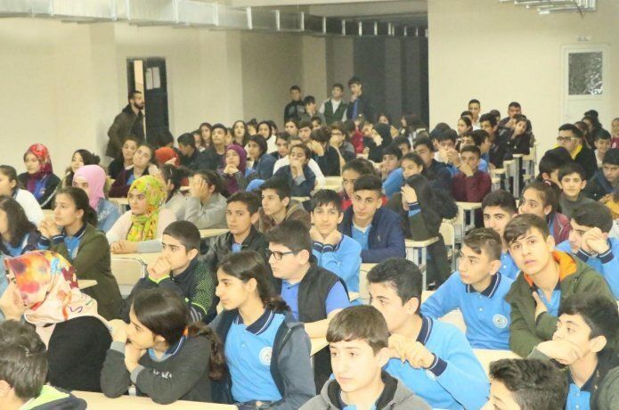 İŞKUR öğrencileri çalışma hayatına hazırlıyor