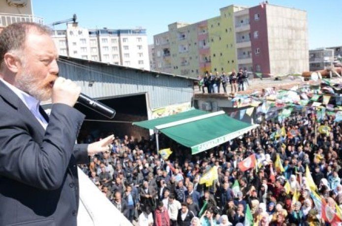 "Buradayız, hiçbir yere gitmiyoruz"