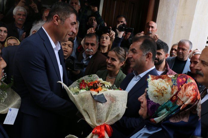 Mazbata alındı, eş başkanlar göreve başladı