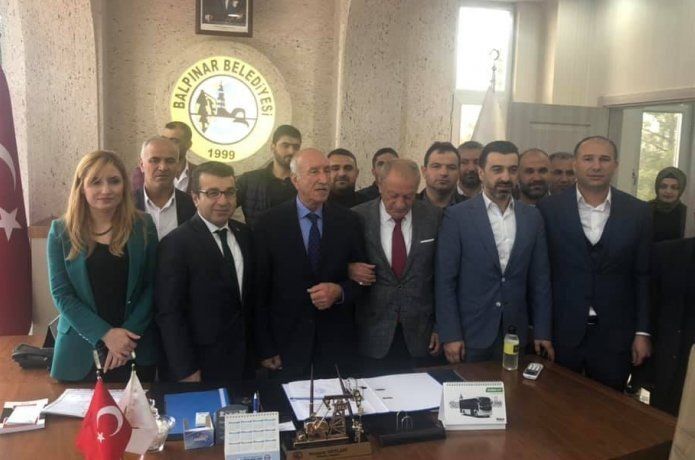Geylani ve Meclis üyeleri, mazbataları aldı