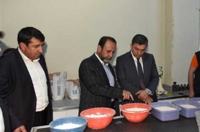 Vali Şahin, Yapı Kimyasalları üretimi Yapan Fabrikayı ziyaret etti