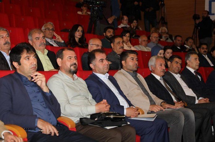 Eş Başkan Demir, Mimarlık ve kent sempozyumuna katıldı