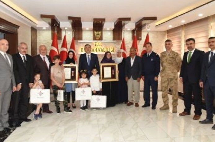 Cumhurbaşkanından övünç madalyası