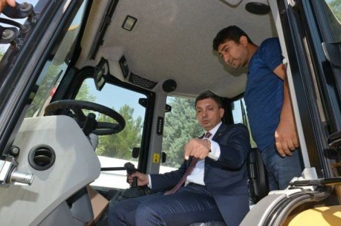 Özel İdare’den kurumlara araç desteği