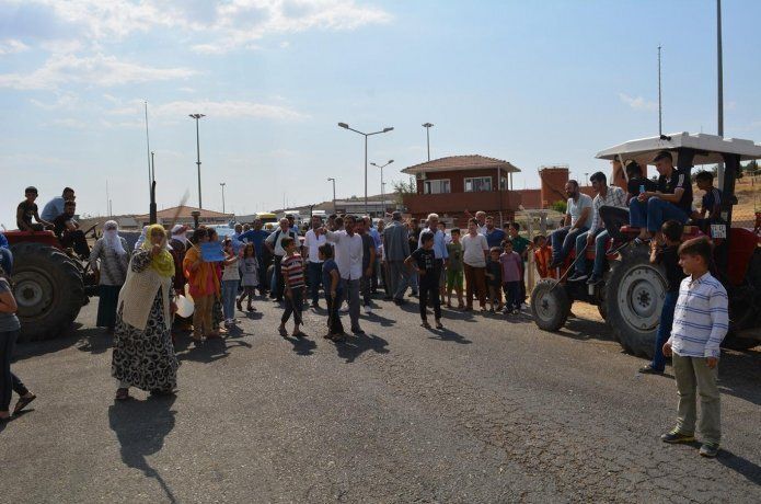 Su sorunu yaşayan köylüler eylem yaptı