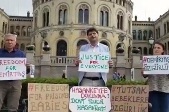 Aslan Norveç’te eylem yaptı