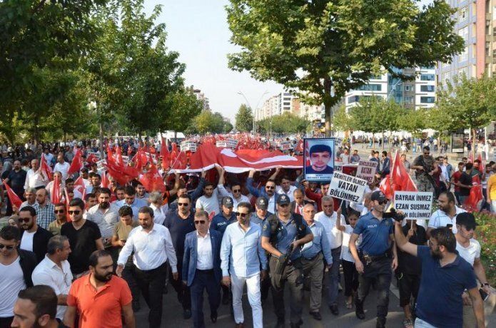 Şehitlere saygı, teröre lanet yürüyüşü yapıldı