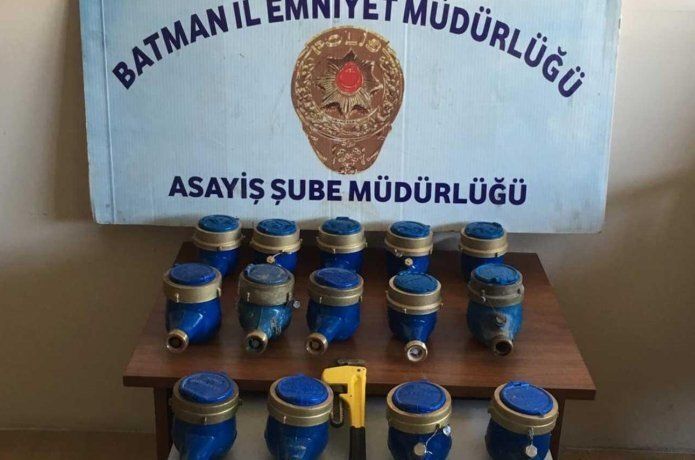 Su sayacı çalan 2 kişi tutuklandı