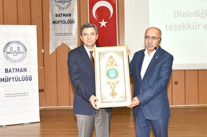 “Camilerimizi namaz kılınan mekandan öteye taşımalıyız”