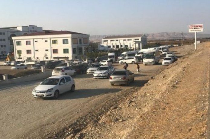 Eğitim kampüsüne yakışmayan yol