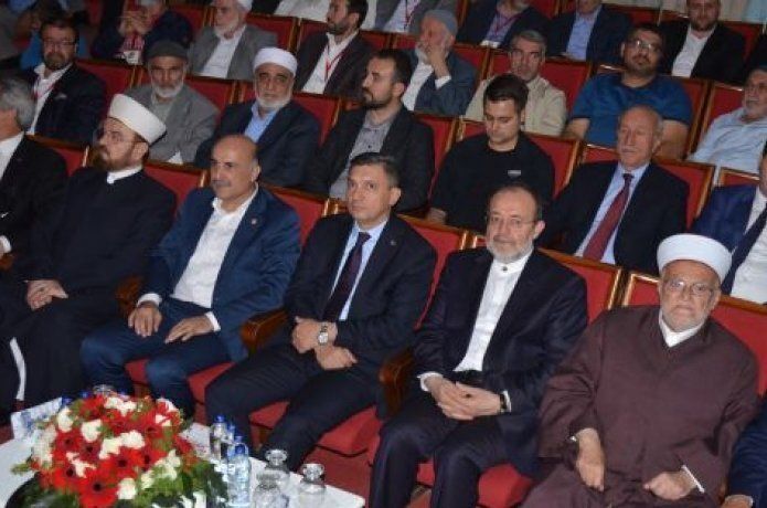‘Dini güçlü bir aileden geliyorum’