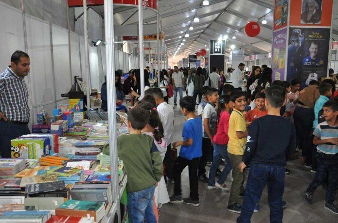 "Kitaptan uzak kaldığımız için egemen güçlerin sömürgesi konumundayız"