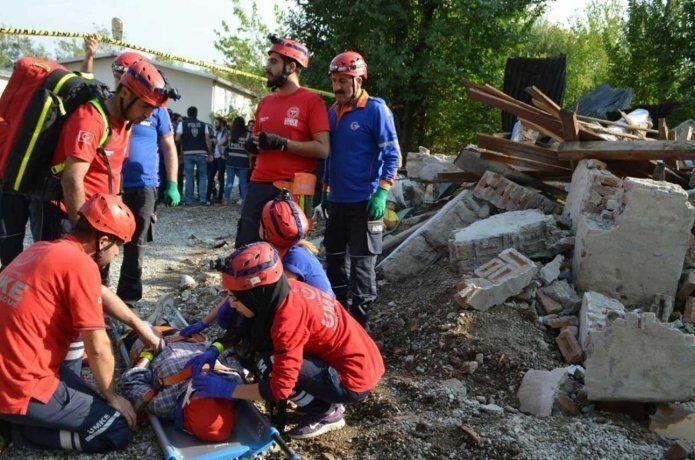 UMKE Beşiri'de gerçeği aratmayan tatbikat gerçekleştirdi