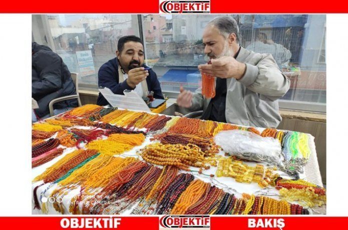“Tesbih sallanmaz, çekilir”