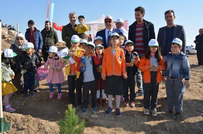 "Geleceğe Nefes Ol" sloganıyla fidanlar toprakla buluştu