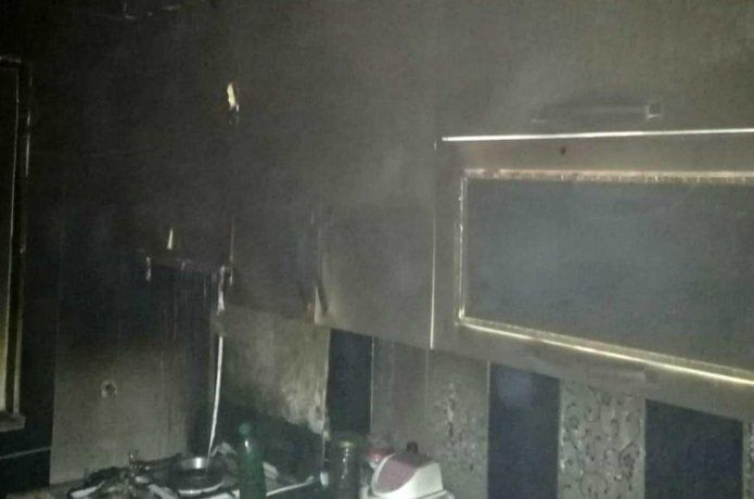 Yaşlı adamın evi yangında kullanılamaz hale geldi