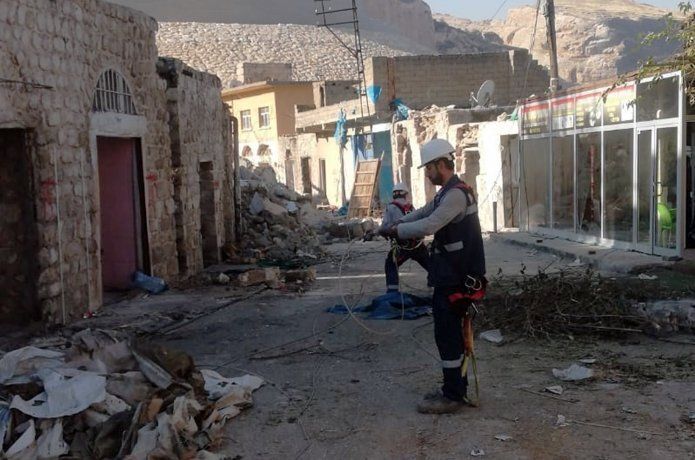 Dicle Elektrik Eski Hasankeyf’te hatları topluyor