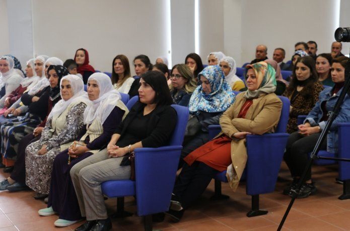 Eş Başkan Korkmaz, kadına yönelik şiddetle mücadele paneline katıldı
