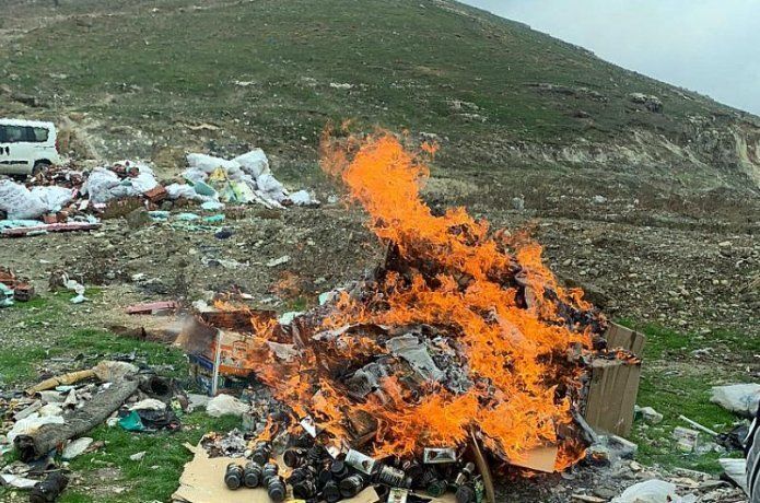 Tarihi geçmiş bayat ürünler imha edildi