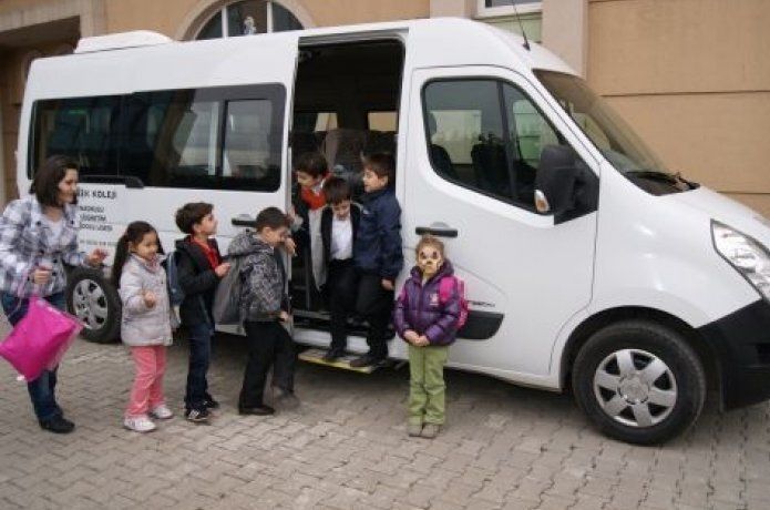 Okul servislerine standart geldi