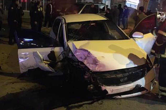 Park ve seyir halindeki araclara çarptı