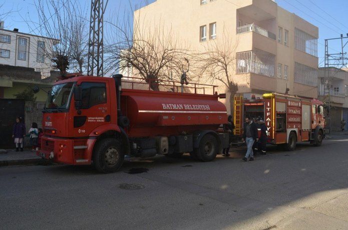 Evde çıkan yangın maddi hasara neden oldu