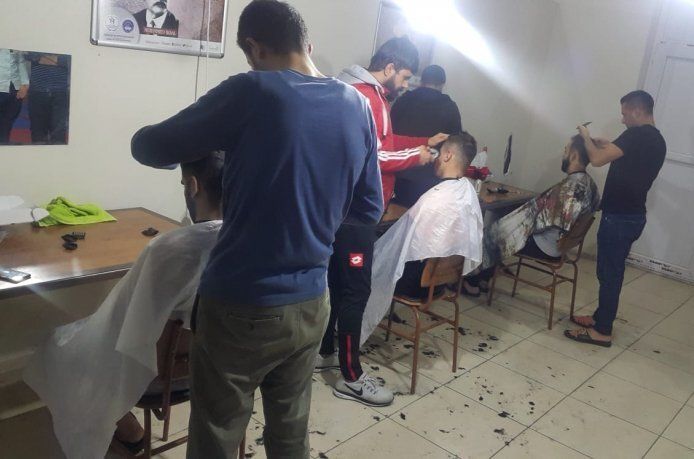 Gençlikten ücretsiz kuaför hizmeti